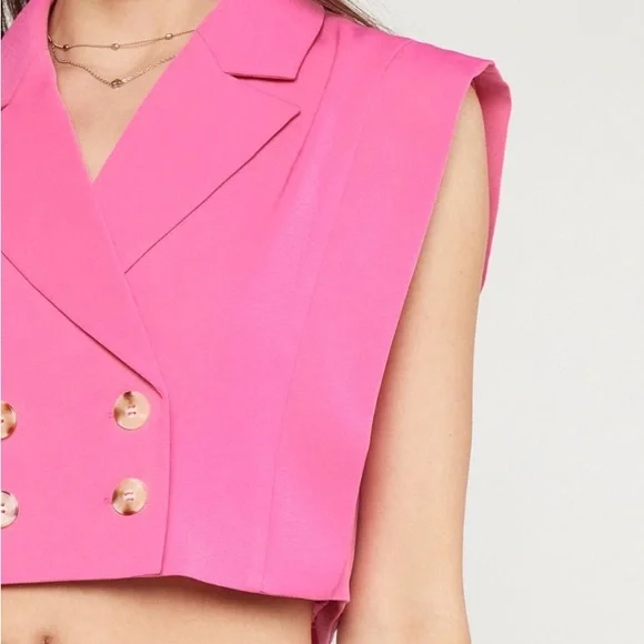 🎀Entro double breasted cropped vest 🎀 - Picture 8 of 8